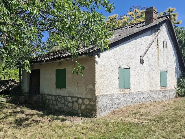Eladó nyaraló Lesencefalu, Hosszúberek 45 nm