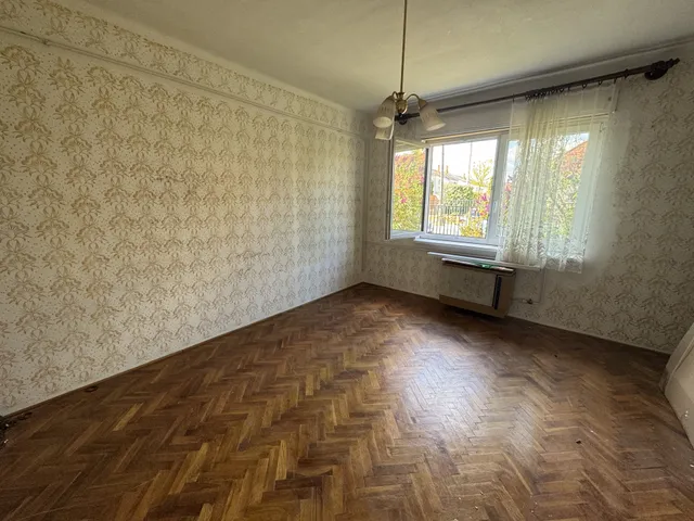 Eladó lakás Veszprém 96 nm