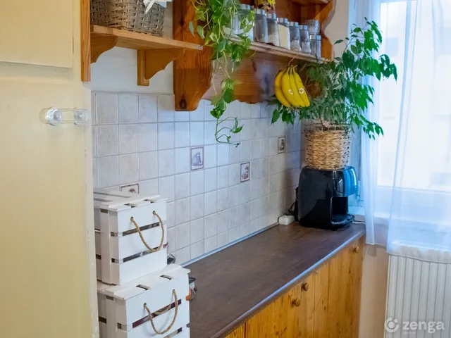 Eladó lakás Veszprém, Jutasi út 54 nm