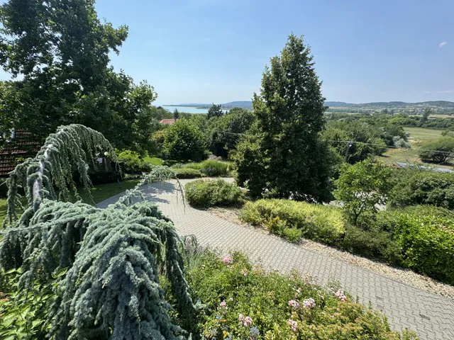 Eladó ház Tihany, Romkápolna 112 nm