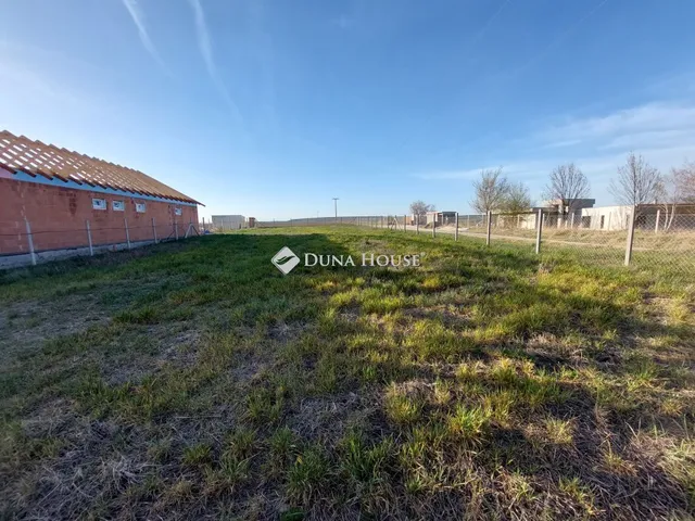 Eladó telek Gyúró 1119 nm