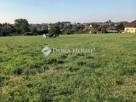 Eladó telek Ercsi 8496 nm