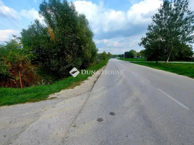 Eladó telek Érd 4598 nm