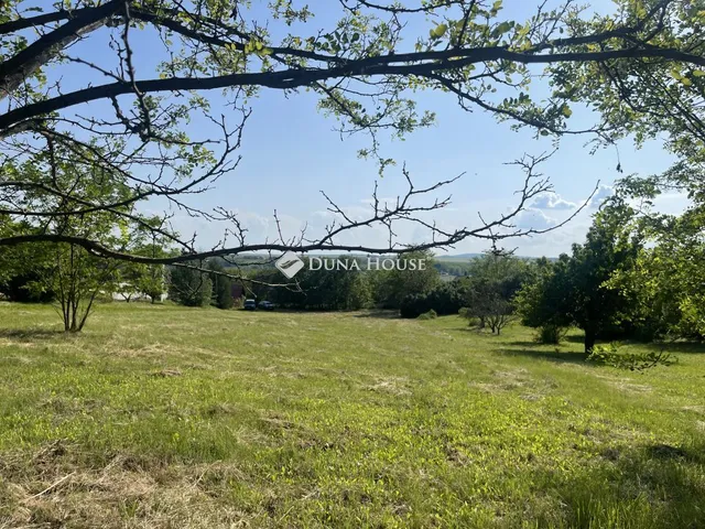 Eladó telek Kajászó, Budai utca 887 nm