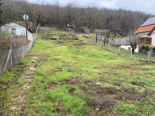 Eladó telek Biatorbágy, Keserűkút utca 2601 nm