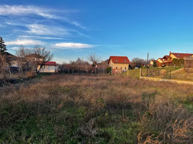 Eladó telek Érd 1000 nm