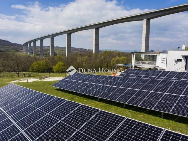 Eladó kereskedelmi és ipari ingatlan Kőröshegy 134 nm