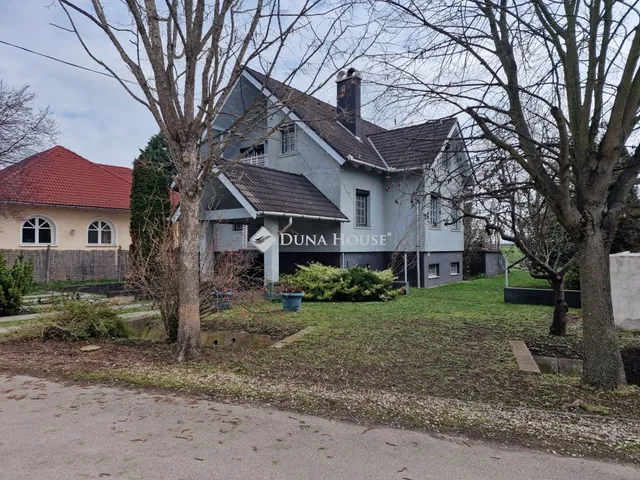 Eladó ház Martonvásár 230 nm