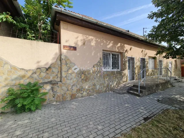 Eladó ház Ercsi 190 nm