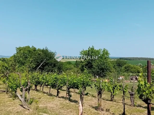 Eladó telek Etyek 8335 nm