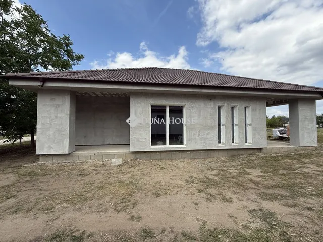 Eladó ház Pusztaszabolcs 106 nm