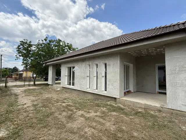 Eladó ház Pusztaszabolcs 106 nm
