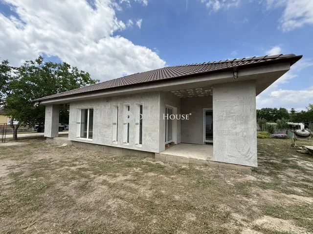 Eladó ház Pusztaszabolcs 105 nm