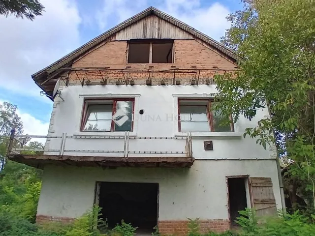 Eladó ház Tinnye, Kossuth Lajos utca 127 nm