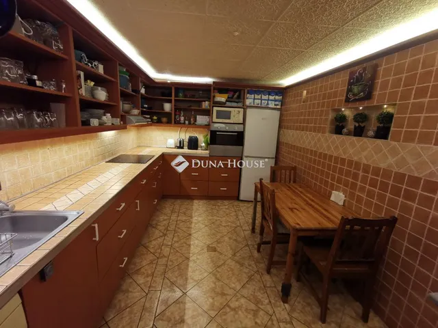 Eladó ház Érd 160 nm