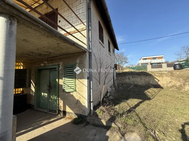 Eladó telek Sóskút 748 nm