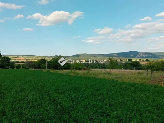 Eladó telek Perbál, Deák utca 13356 nm