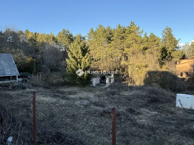 Eladó telek Biatorbágy 693 nm