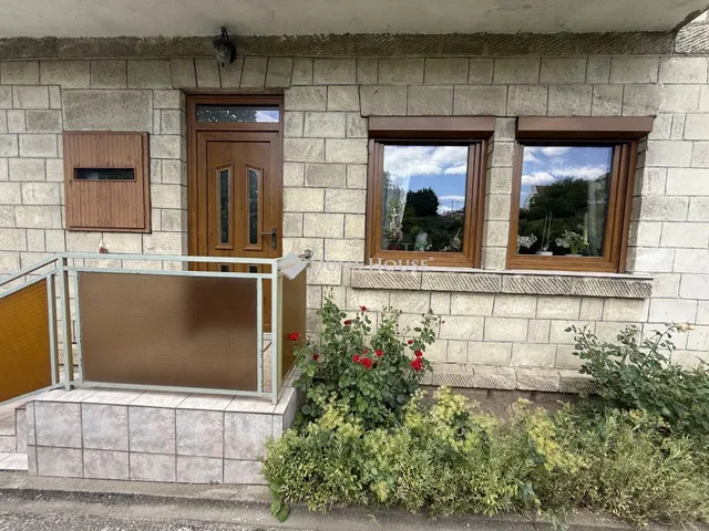 Eladó ház Sóskút 180 nm
