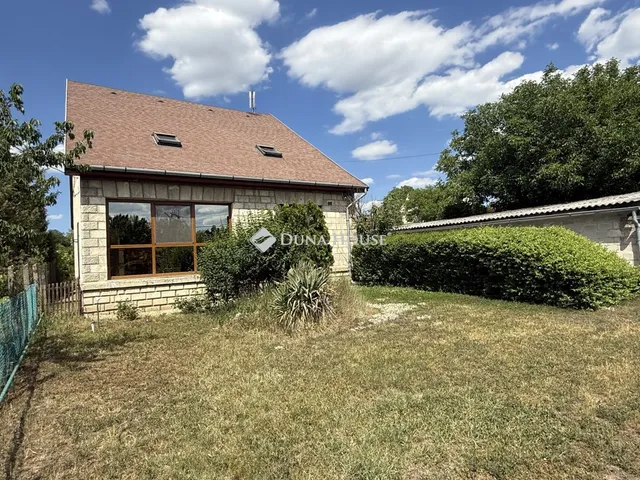 Eladó ház Sóskút 180 nm