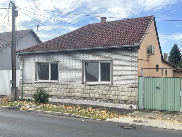 Eladó ház Nyíregyháza, Kertváros, Derkovits 106 nm