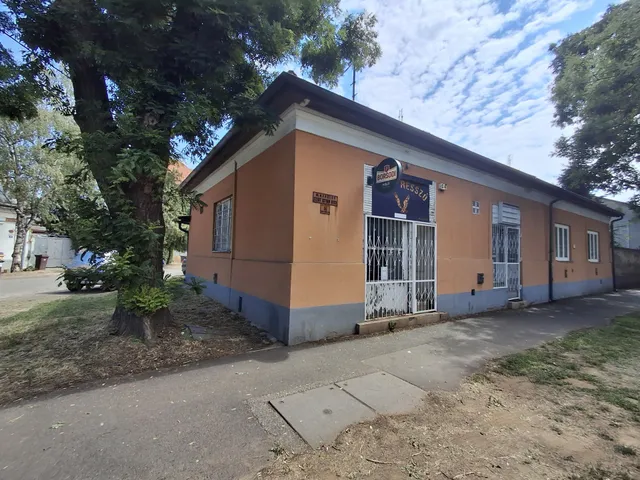 Eladó kereskedelmi és ipari ingatlan Nyíregyháza, Belváros, Szent István utca 56 130 nm