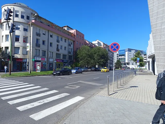 Kiadó kereskedelmi és ipari ingatlan Miskolc, Belváros, Szentpáli 60 nm