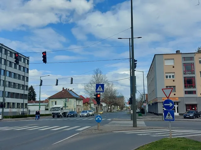 Kiadó kereskedelmi és ipari ingatlan Miskolc, Zsolcai kapu, József Attila utca 75 nm