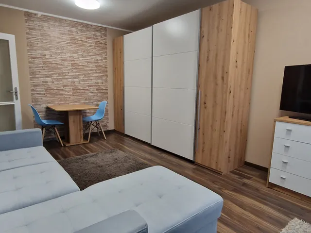 Kiadó lakás Miskolc, Belváros, Király 37 nm