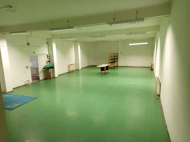 Kiadó kereskedelmi és ipari ingatlan Miskolc, Belváros, Hadirokkantak 175 nm