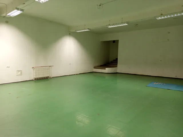 Kiadó kereskedelmi és ipari ingatlan Miskolc, Belváros, Hadirokkantak 175 nm