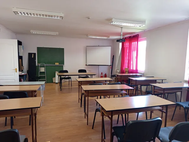 Kiadó kereskedelmi és ipari ingatlan Miskolc, Belváros, Hadirokkantak 60 nm