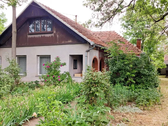 Eladó mezőgazdasági ingatlan Békéscsaba 100 nm