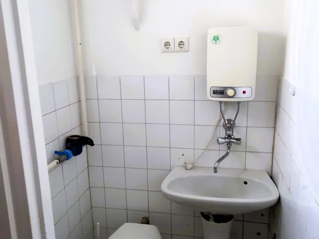 Eladó kereskedelmi és ipari ingatlan Békéscsaba, Belváros 21 nm