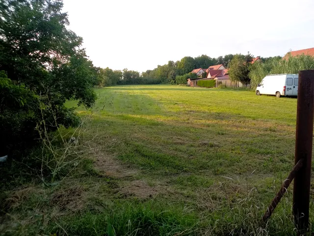 Eladó telek Békéscsaba 4100 nm