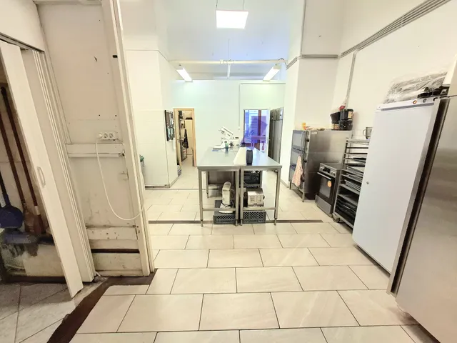Eladó kereskedelmi és ipari ingatlan Budapest VI. kerület, Dessewffy utca 50 nm