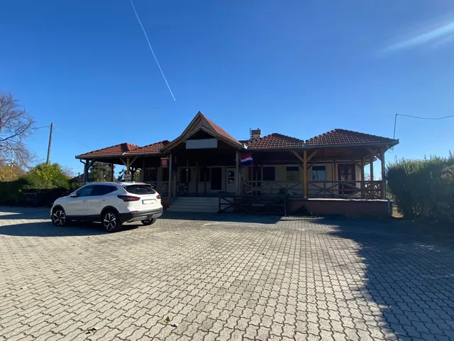 Eladó kereskedelmi és ipari ingatlan Szalkszentmárton 924 nm