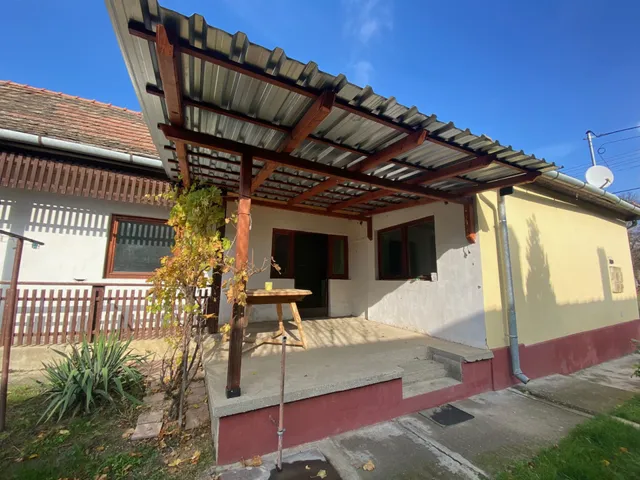 Eladó ház Iregszemcse 97 nm