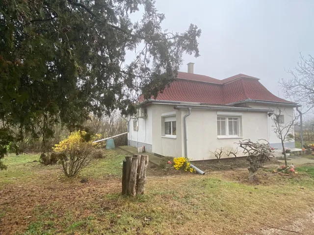 Eladó ház Felsőnyék 90 nm