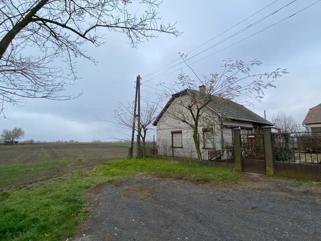 Eladó mezőgazdasági ingatlan Solt 70 nm