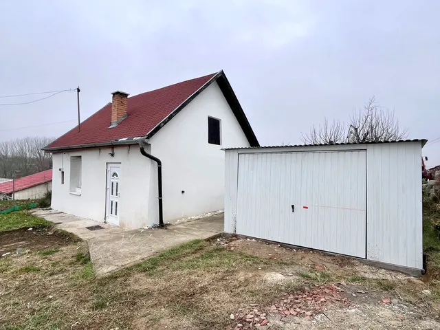 Eladó ház Újpetre 35 nm