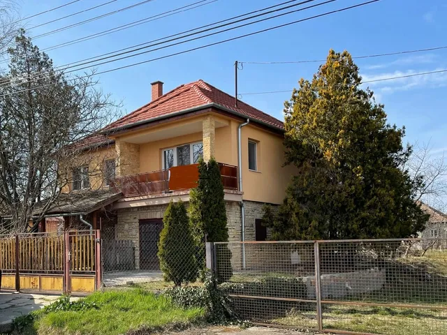 Eladó ház Mezőszilas 198 nm