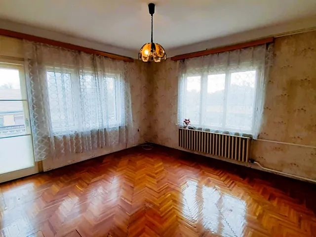 Eladó ház Dánszentmiklós 200 nm