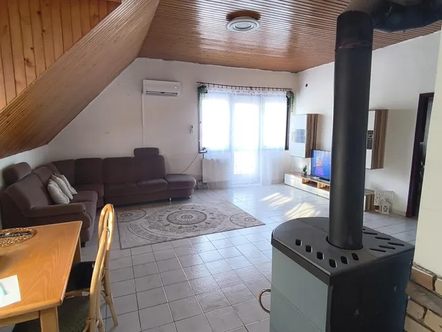 Eladó ház Tamási 180 nm