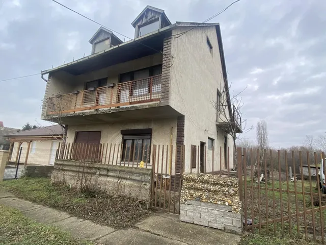Eladó ház Dunaföldvár 220 nm
