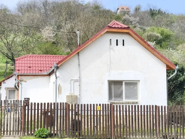 Eladó ház Tamási 120 nm