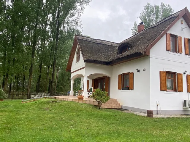 Eladó ház Kerekegyháza 292 nm