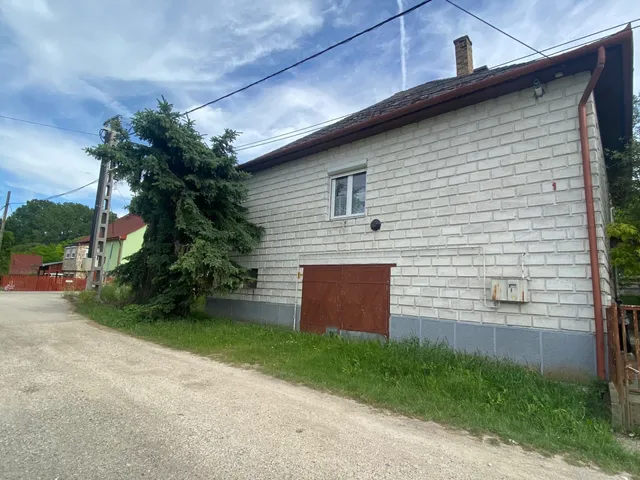 Eladó ház Tab 174 nm