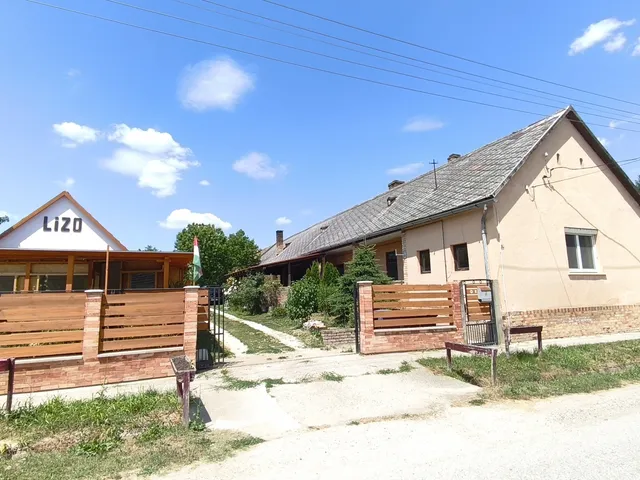 Eladó ház Felsőnyék 120 nm