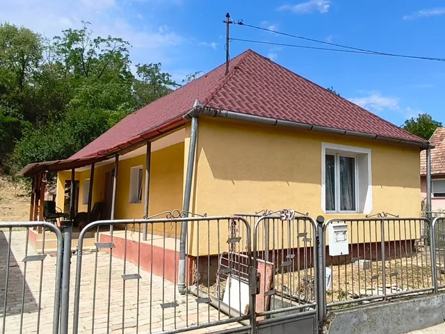 Eladó ház Szakály 55 nm